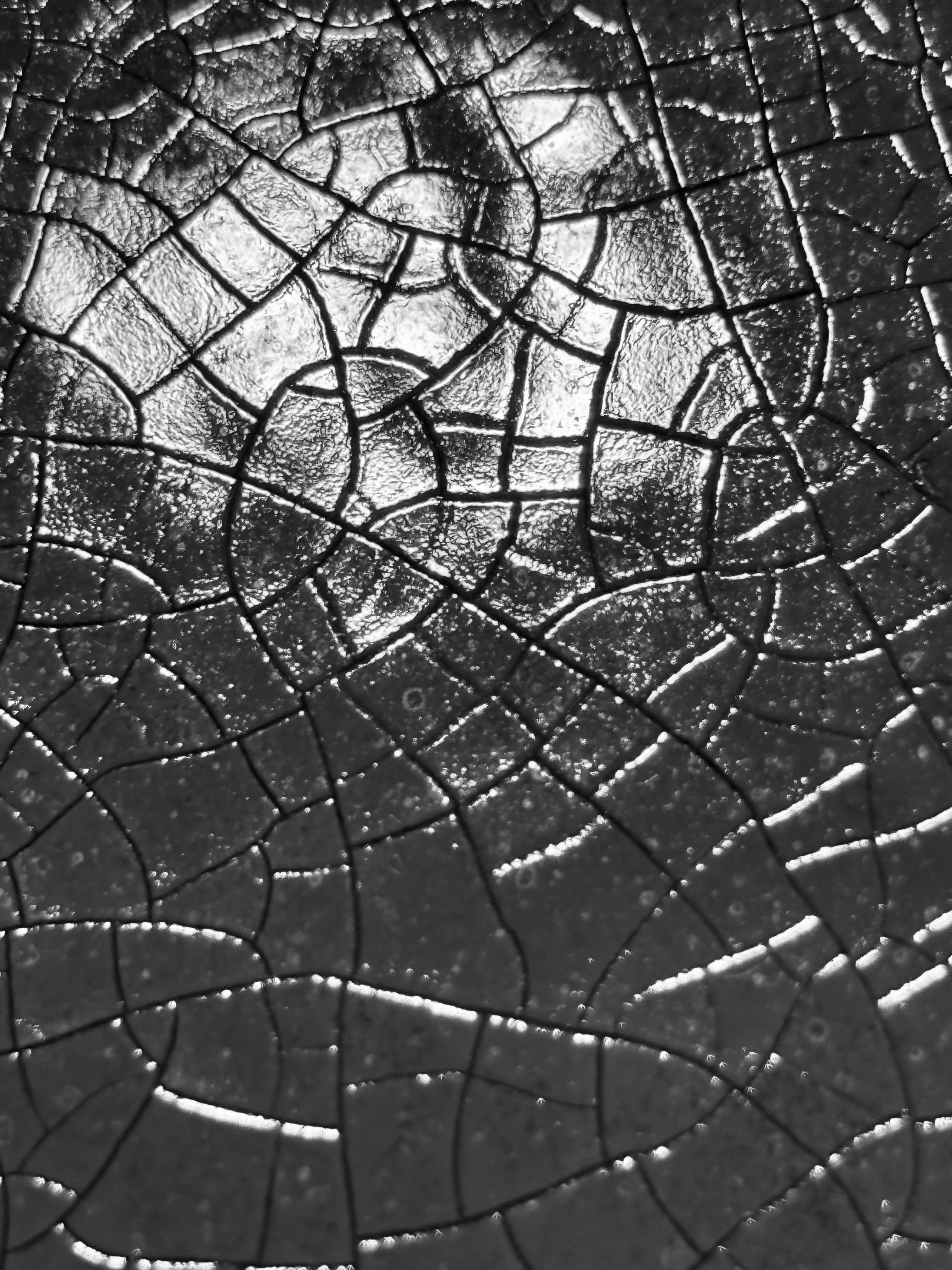 Raw grace — fragments, textures, gold