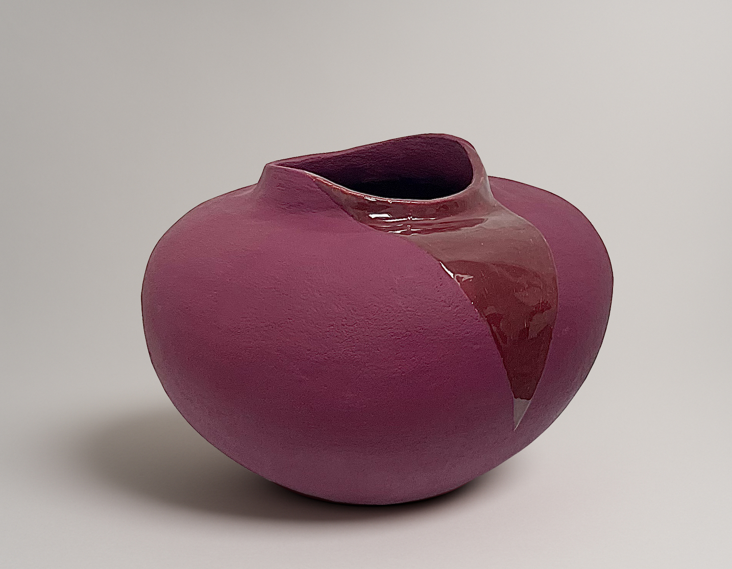 Ceramic Couture Rouge H Vase, homage to JLD, Ø 36 cm
